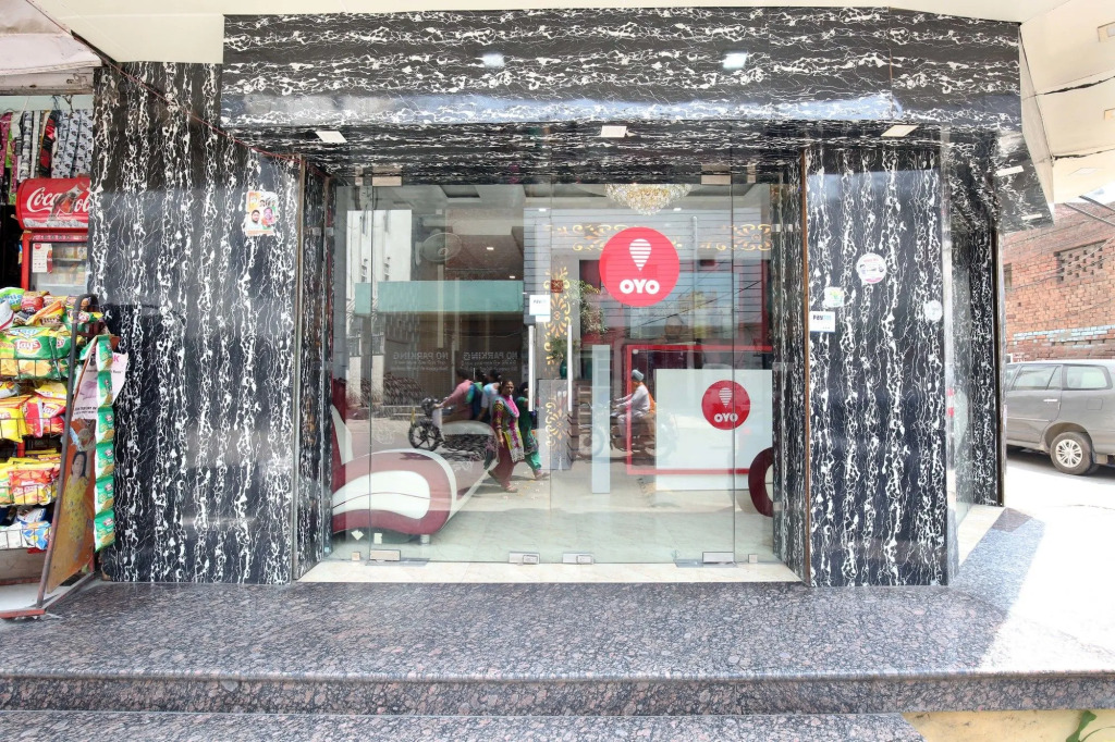 Oyo Rooms 111 Opp. Sangam Cinema