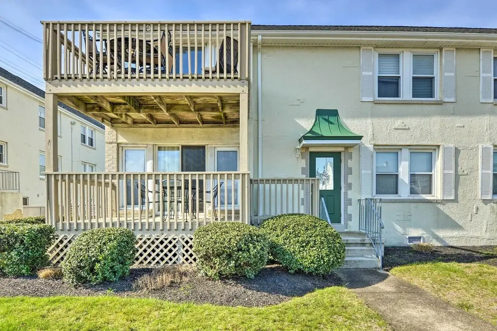 Wildwood Crest Condo: 2 Blocks to Beach!