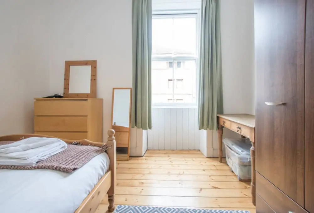 2 Bedroom Flat Near City Centre