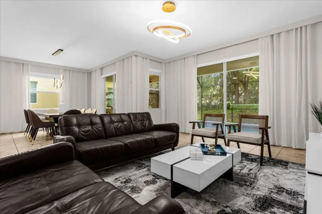 6 Bedrooms 5 Bathrooms Paradise Palms 8956 Sp