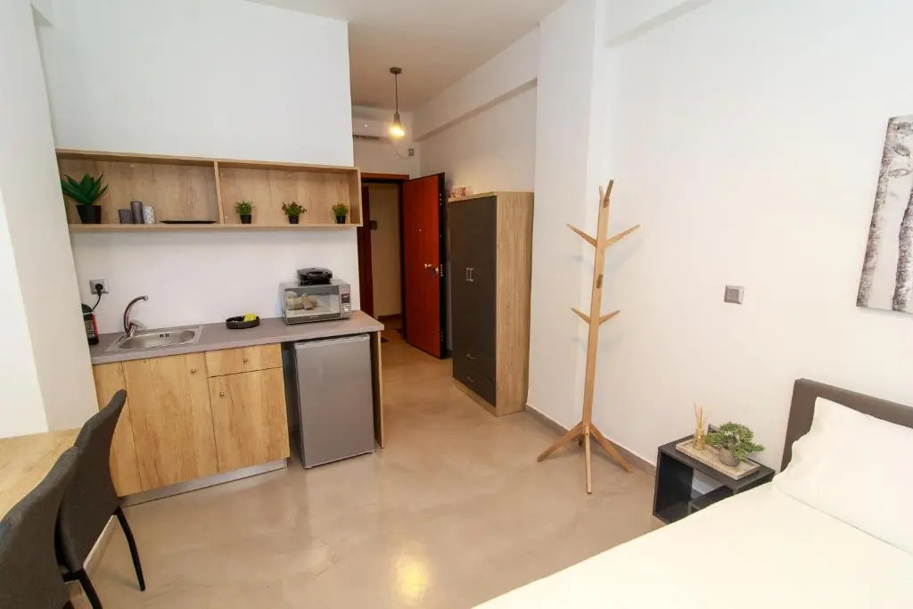 Facadoro Apartments
