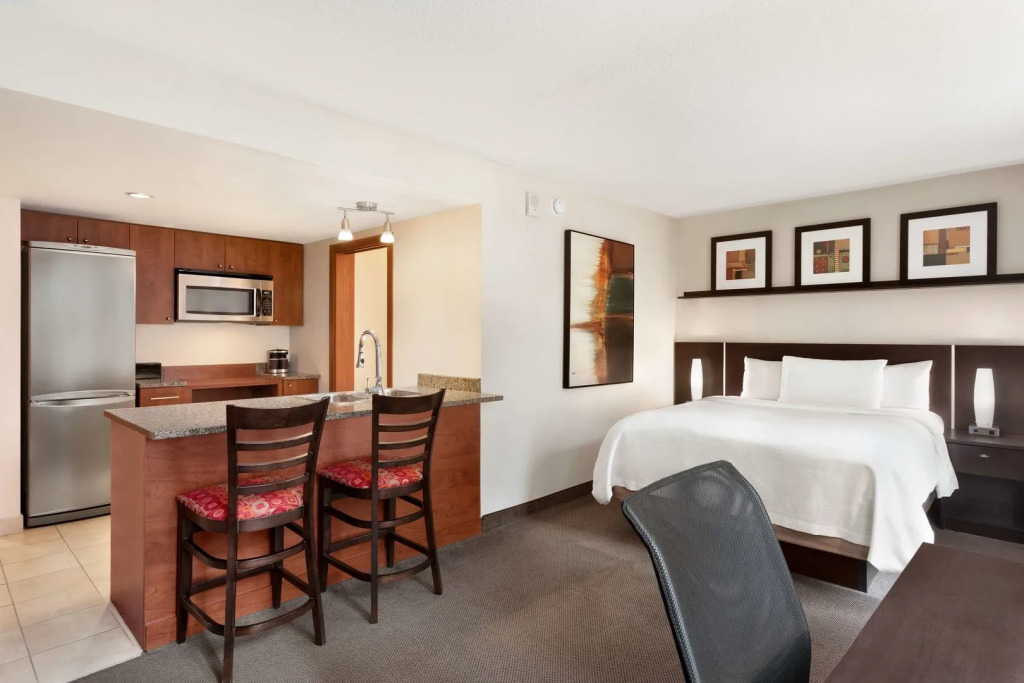 Embassy Suites by Hilton - Montreal