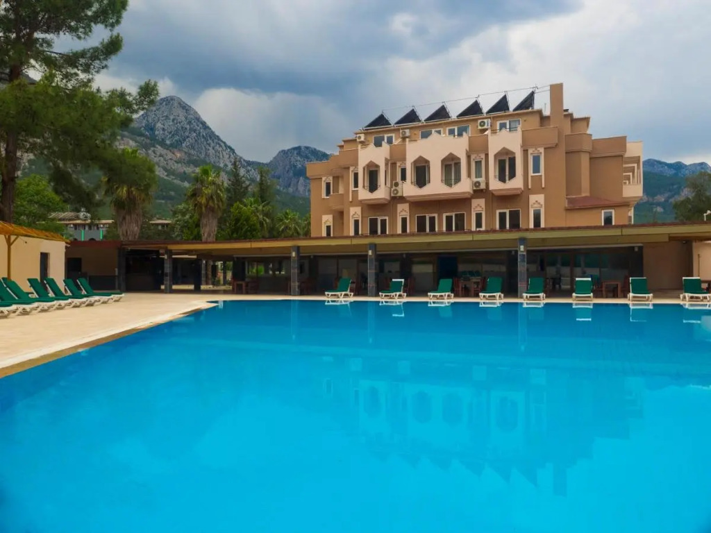 Alexius Beach Hotel