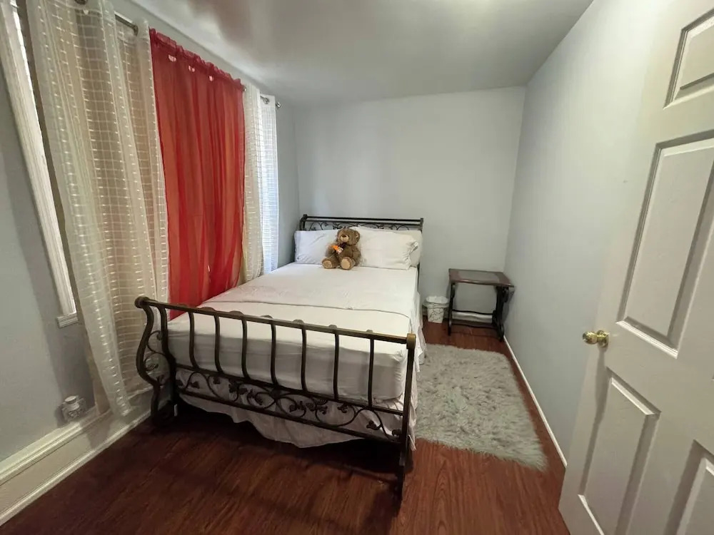 Huge 3 Bedrooms Apt 15 Minutes to NY City