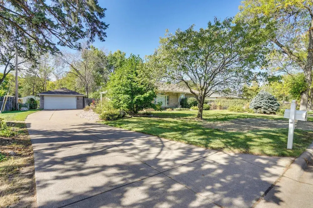 Spacious Cottage Grove Haven Near Downtown St Paul