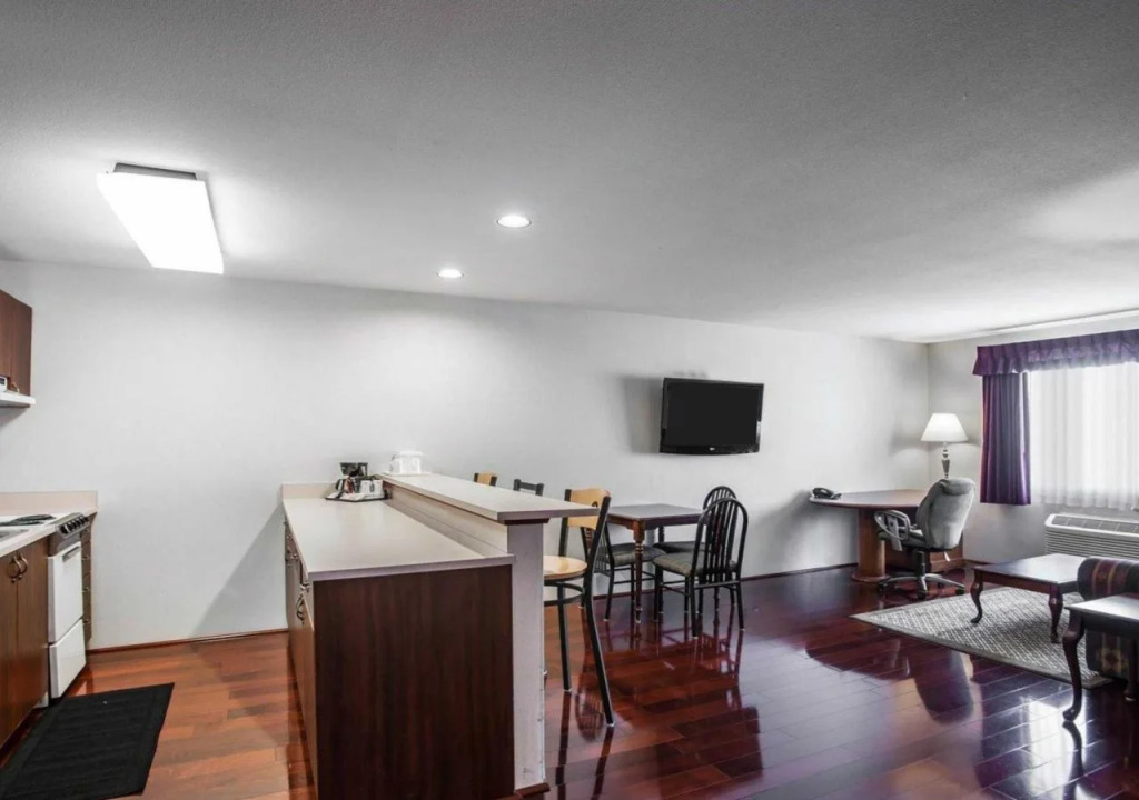 Quality Inn Grand Suites Bellingham