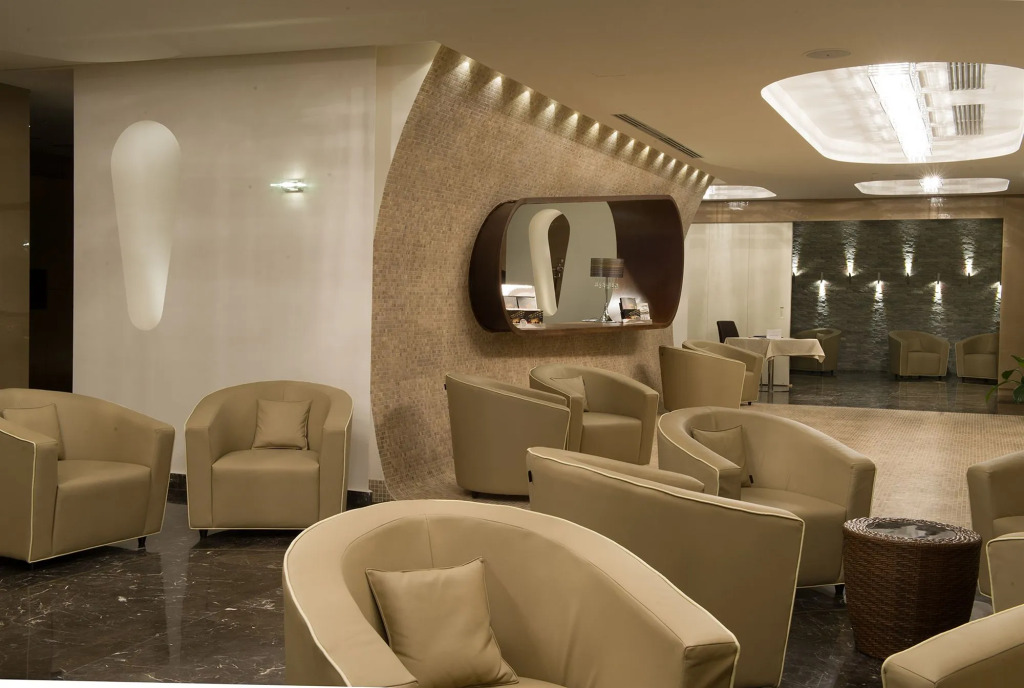Main Palace Hotel