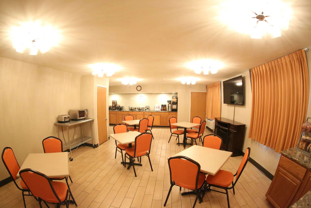 Super 8 by Wyndham Portsmouth