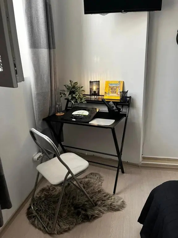 ART APARTMENT GERI 2 ,with a terrace,space for bikes,free parking&wi-fi