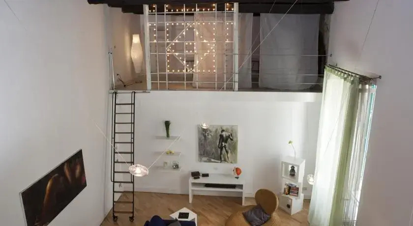 Pasquale Scura Halldis Apartment