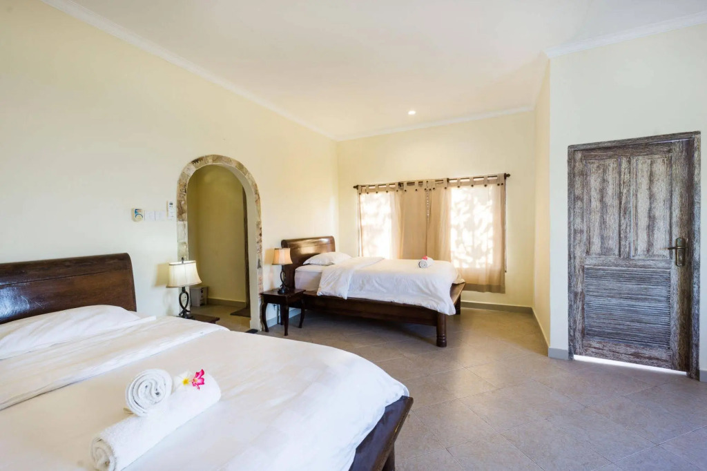 Ware Ware Surf Bungalow Lembongan