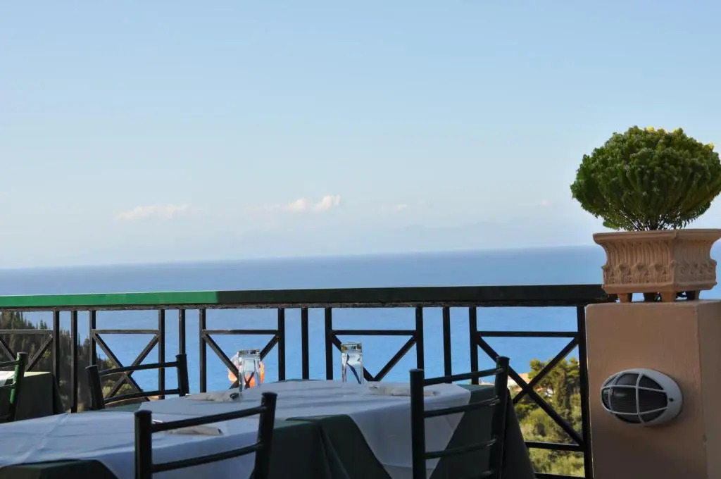 Santa Marina Hotel