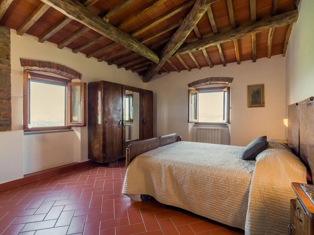 Attractive Apartment on Estate with Vineyards & Olive Grove near Florence