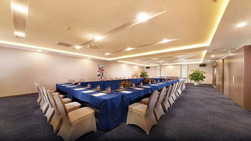 Holiday Inn Express Shenyang North Station by IHG