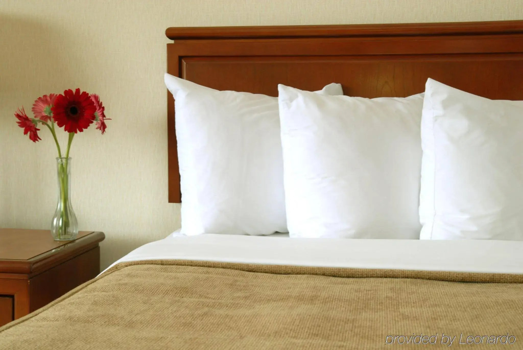 Hampton Inn by Hilton Montreal East Anjou