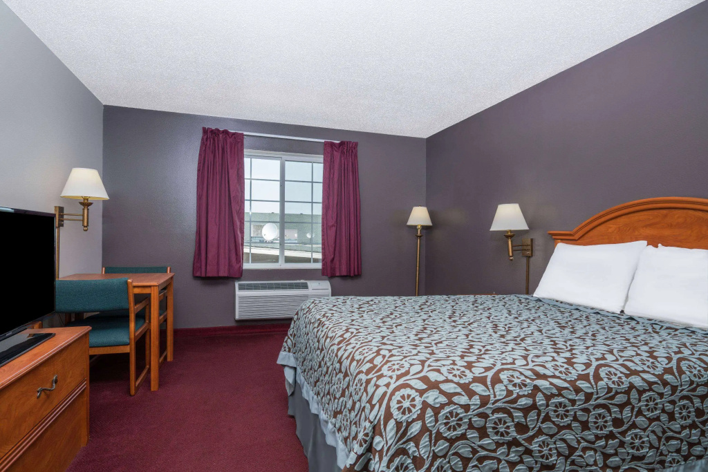 Days Inn by Wyndham Fargo Casselton Waterpark