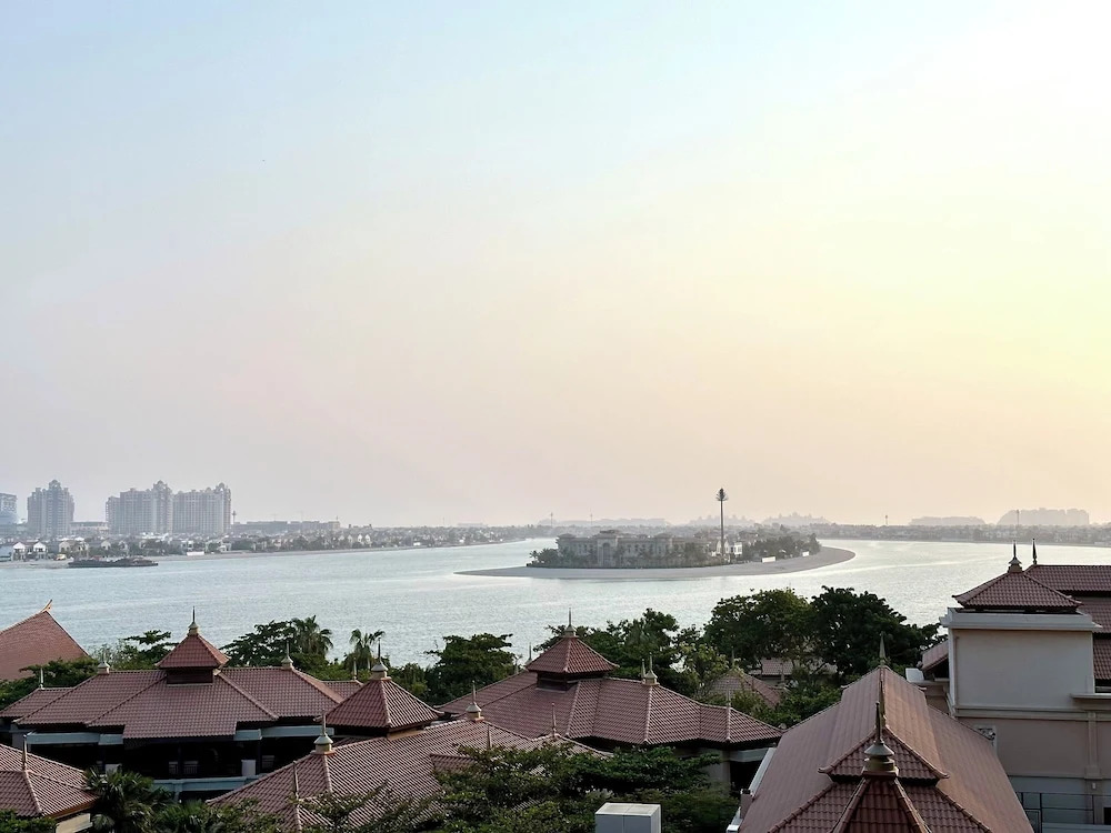 Lux BnB I Palm Jumeirah Resort I Palm Views