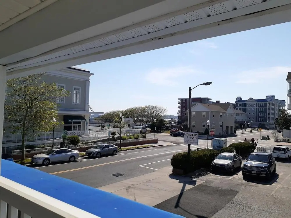Atlantic Breeze Motel & Apartments