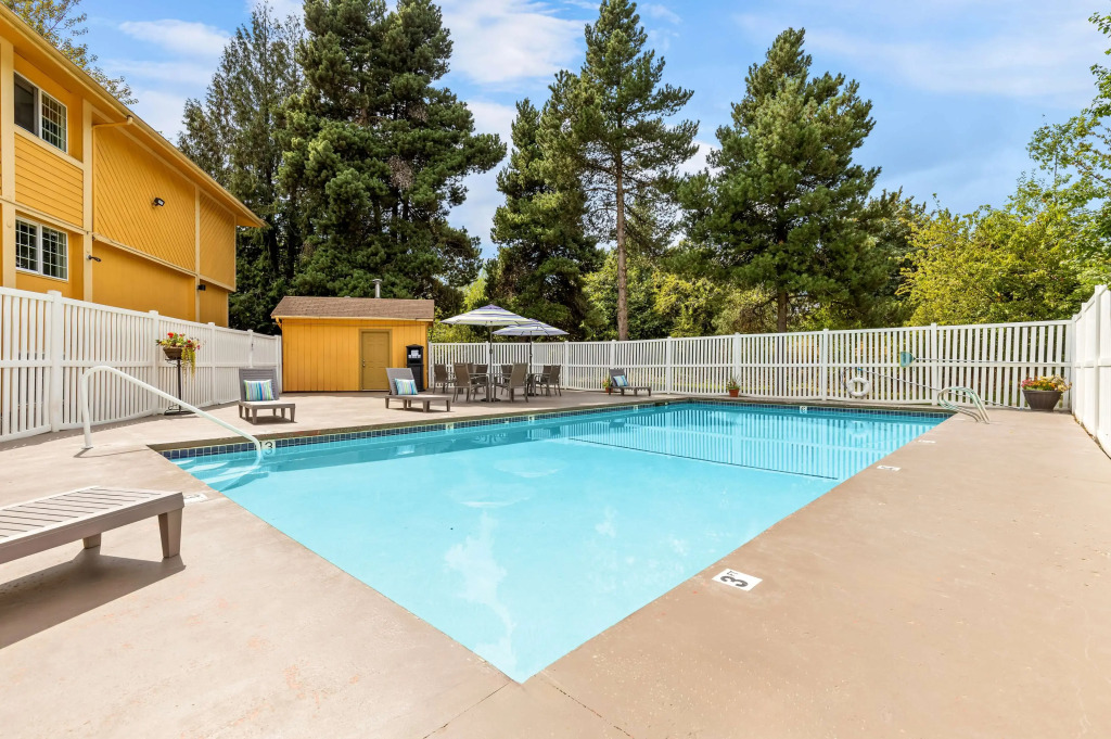 Best Western Plus Parkway Inn