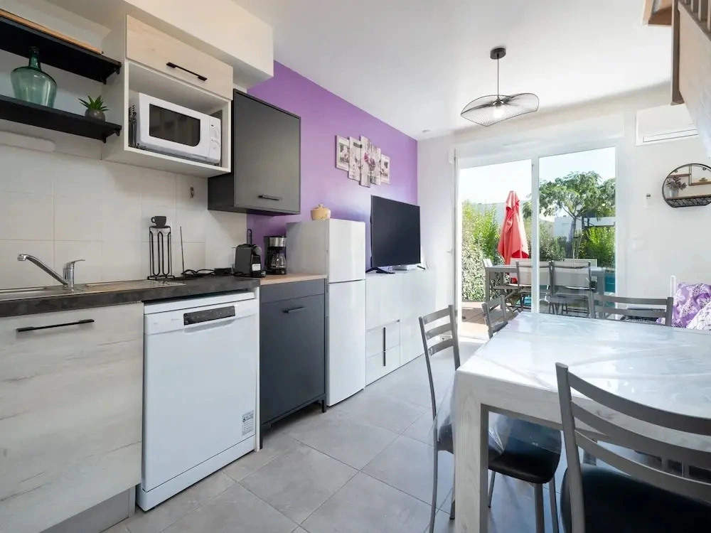 Cozy Villa Near Serignan Beach