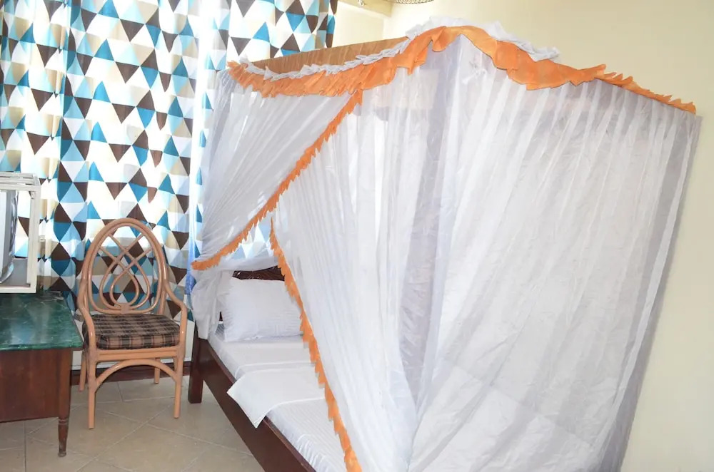 Whitesun Safari Hotel