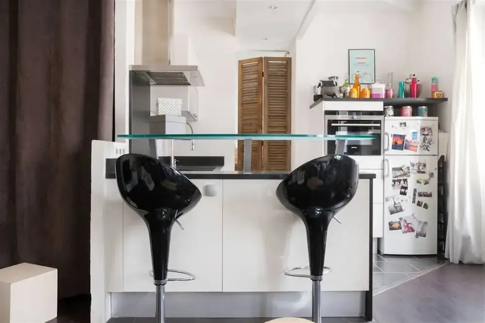 Modern Studio Bastille Smartrenting