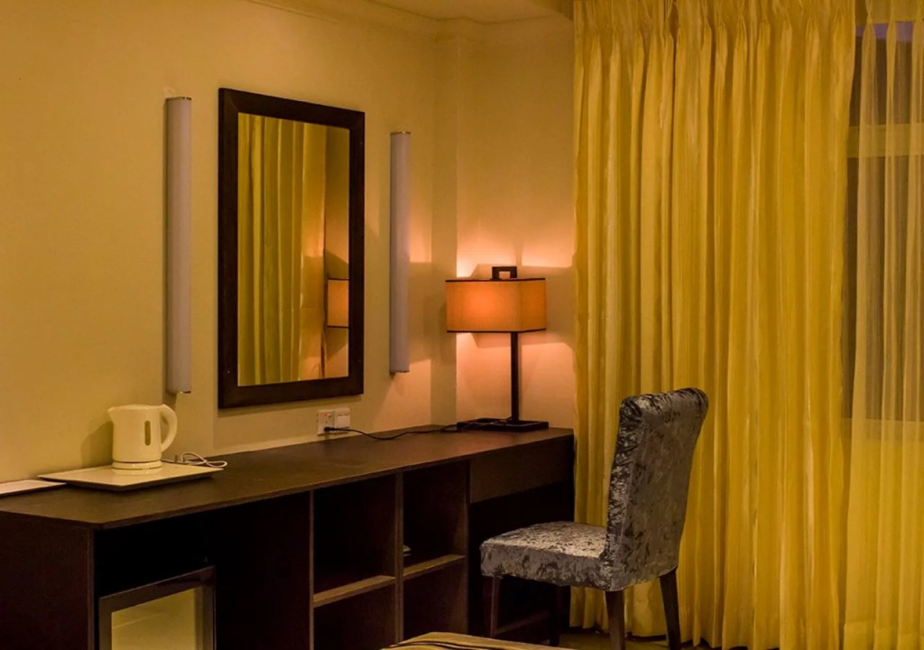 Pebbles Inn