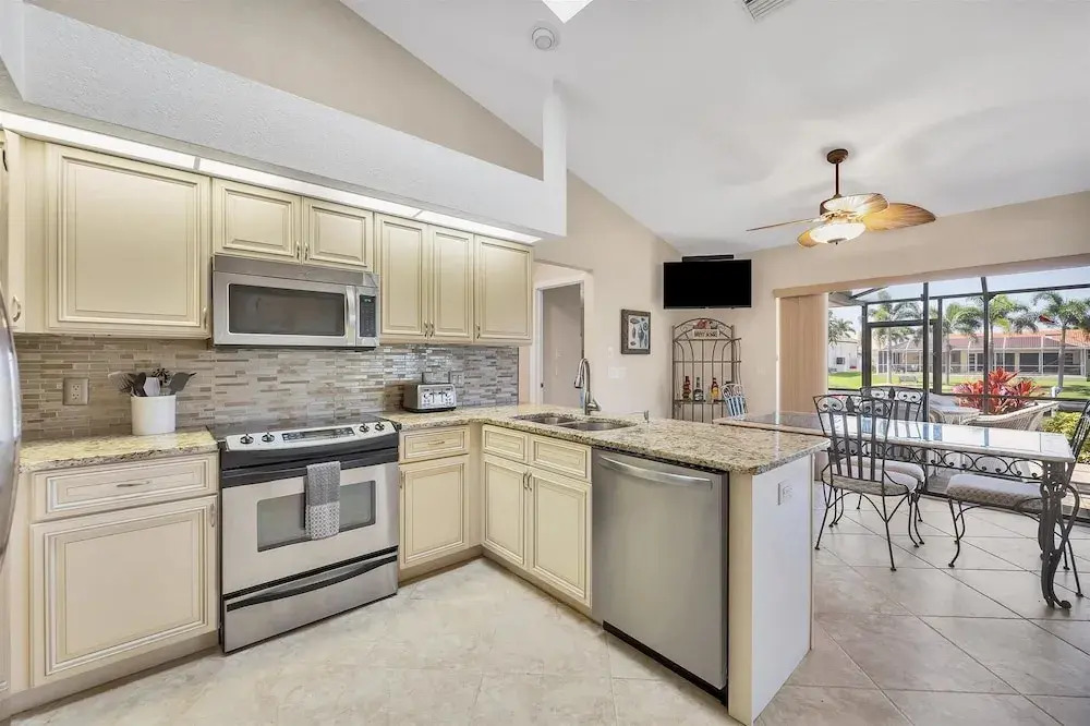 Punta Gorda Isles 3 Bedroom Private Pool+Spa Home on Canal 3 Home
