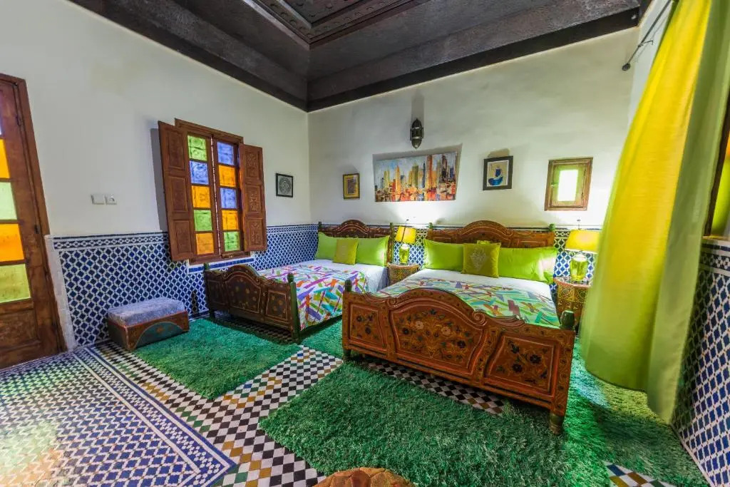 Riad LArtiste