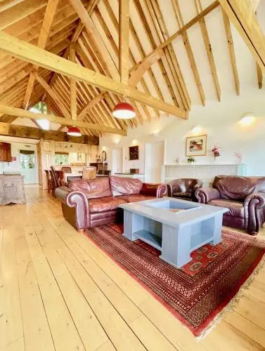 House on the Brooks Self catering Holiday let South Downs West Sussex Sleeps 14