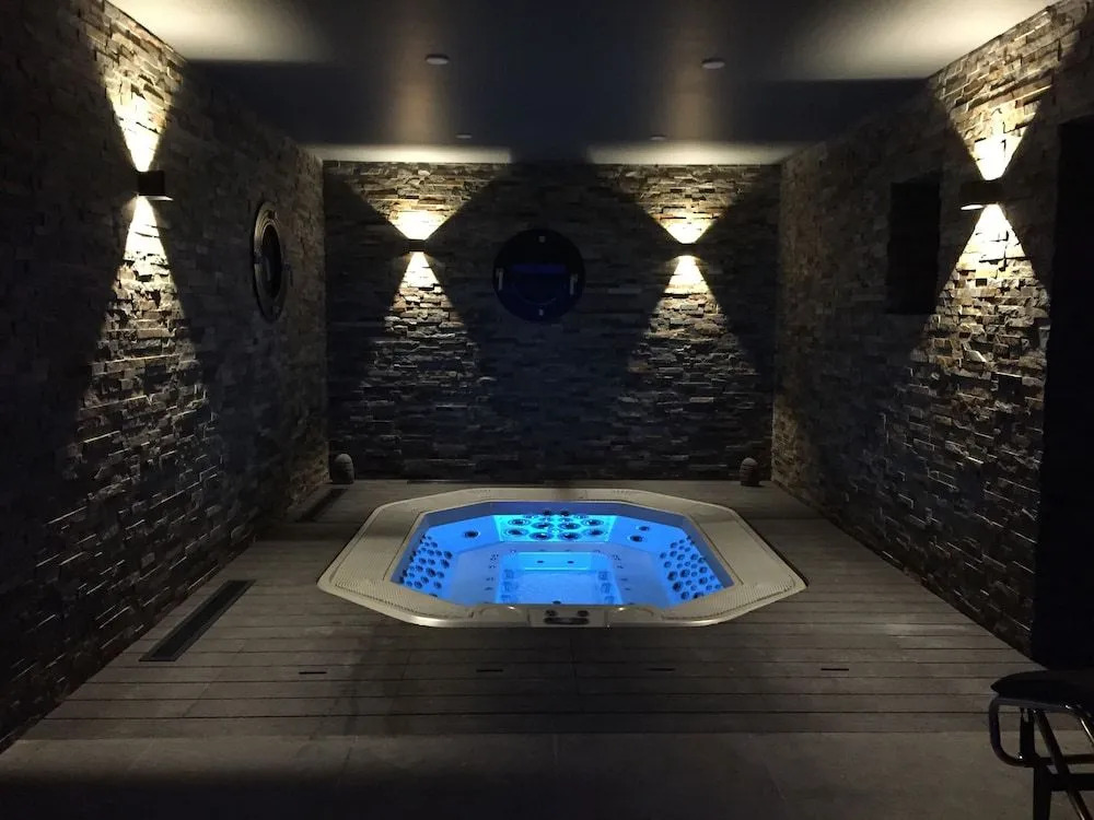 Hotel 16 - 150