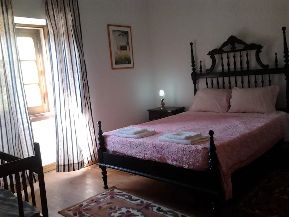 Historical Charming Vintage Villa with 4 bedrooms & country views 4 Villa by RedAwning