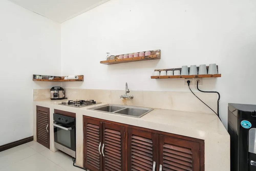 Villa Art Gecko - Tropical 2BR Private Haven in Batu Belig, Seminyak
