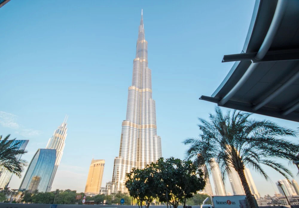 Private Room in Luxury Burj Vista Apartment with Burj Khalifa View