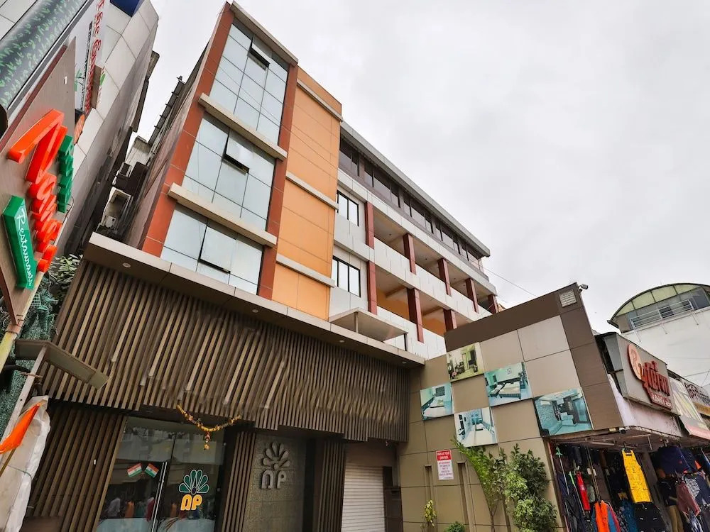 Oyo 17332 Hotel Nana'S