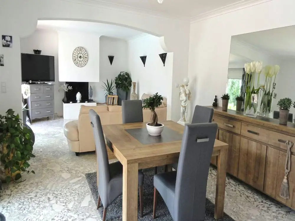 Villa in Puget-sur-Argens with Pool & Garden