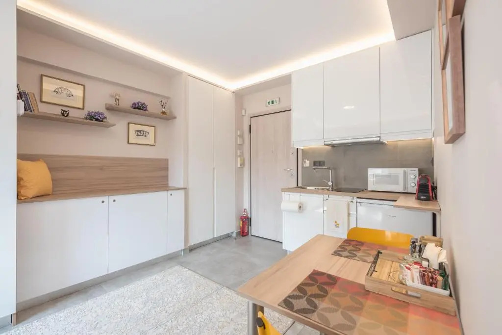 ✰Bright, renovated, spacious and cosy studio✰