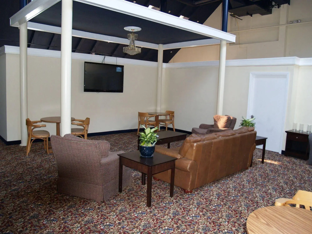 The Avenue Hotel