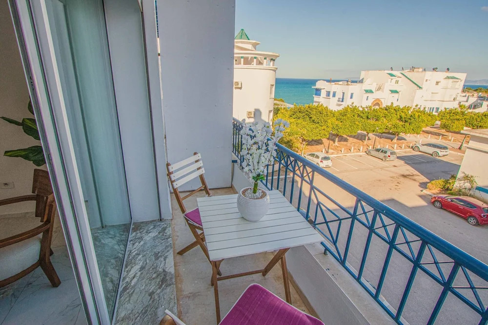 Marine Escape - a Haven Facing the Mediterranean