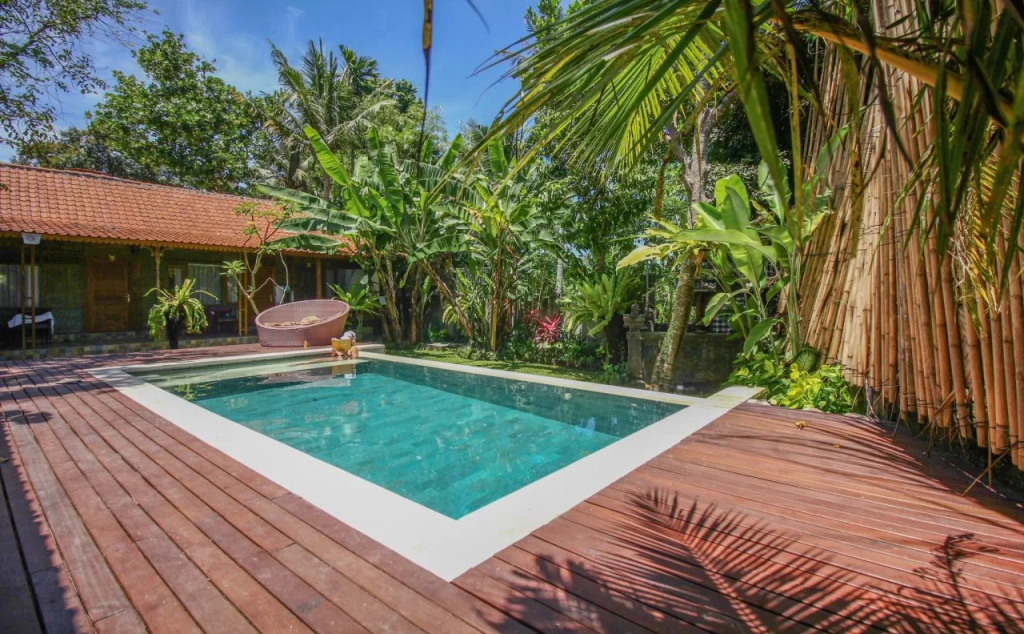 Maha Mustika Beach Inn