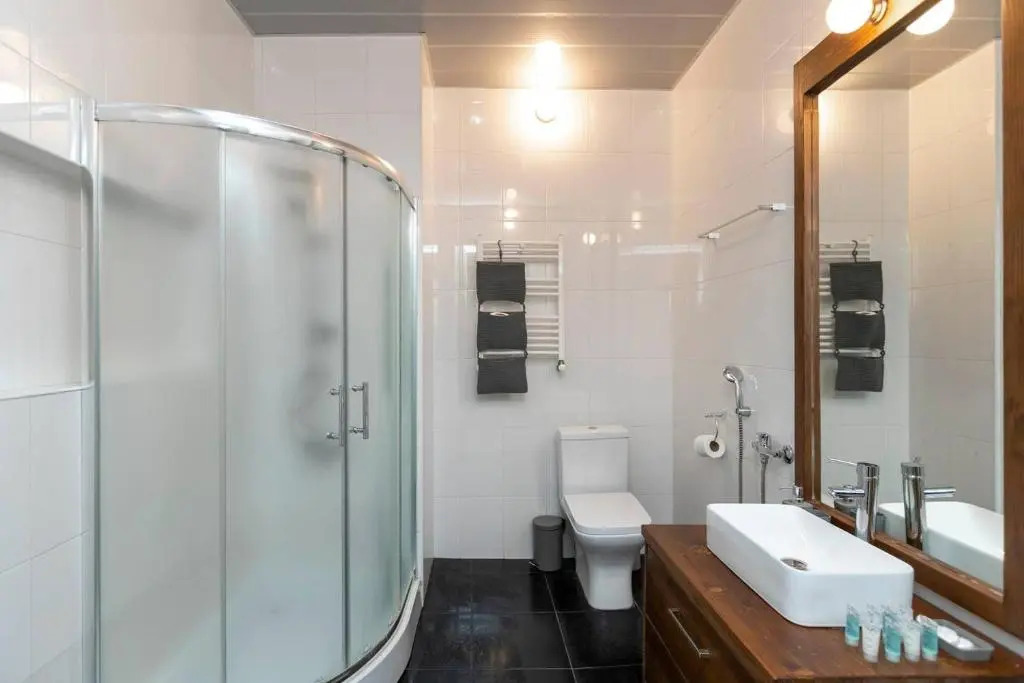 Light and Luxurious 2BR Apartment - by Wehost