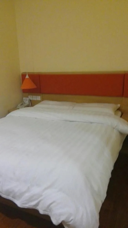 Home Inn Guangzhou Tianhe Gangding Metro Station East Shipai Road