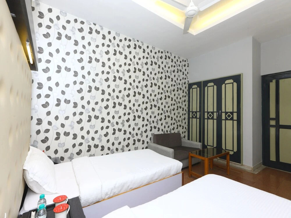 OYO 9655 Hotel Grace Residency