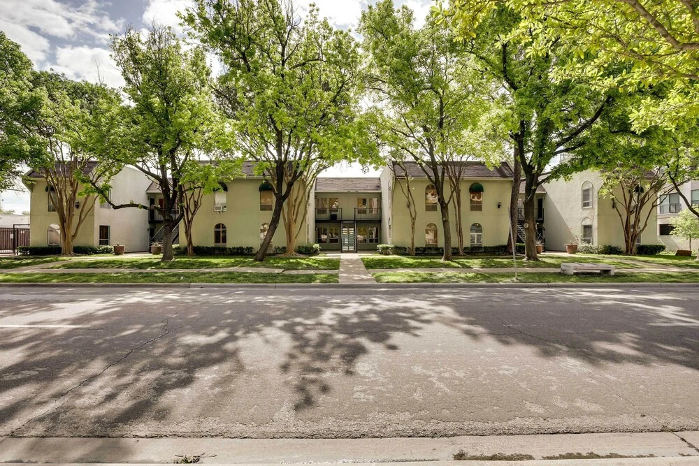 Stylish Condo w/ Pool in Knox Henderson!