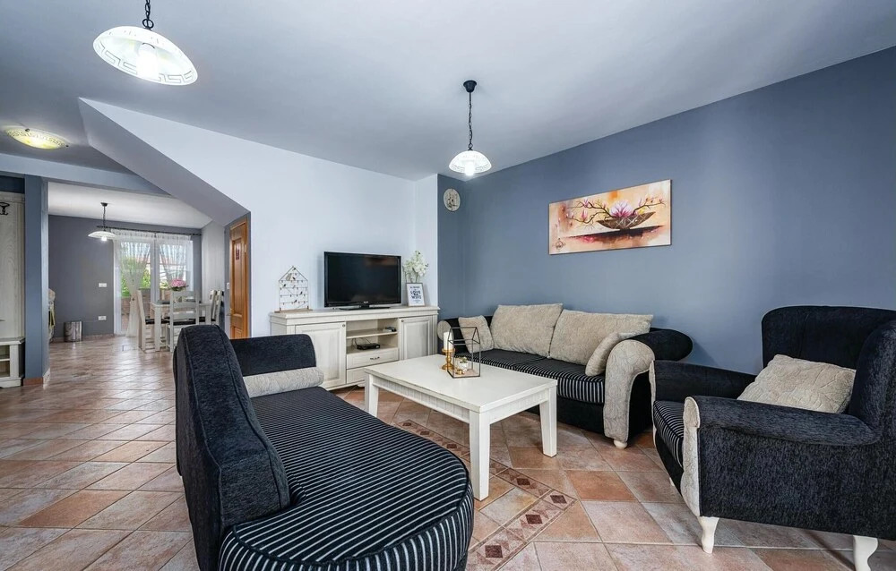 Nice Home in Lovrecica With Wifi and 3 Bedrooms