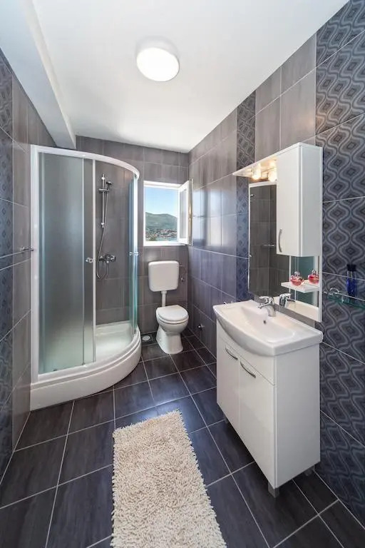 Three-Bedroom Apartment with Sea View in Split
