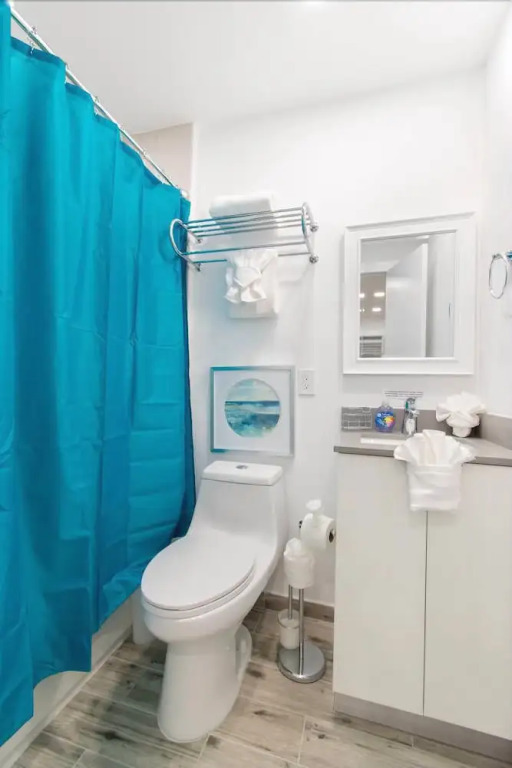 Stylish 1BR W Parking Space & Near the Beach 1