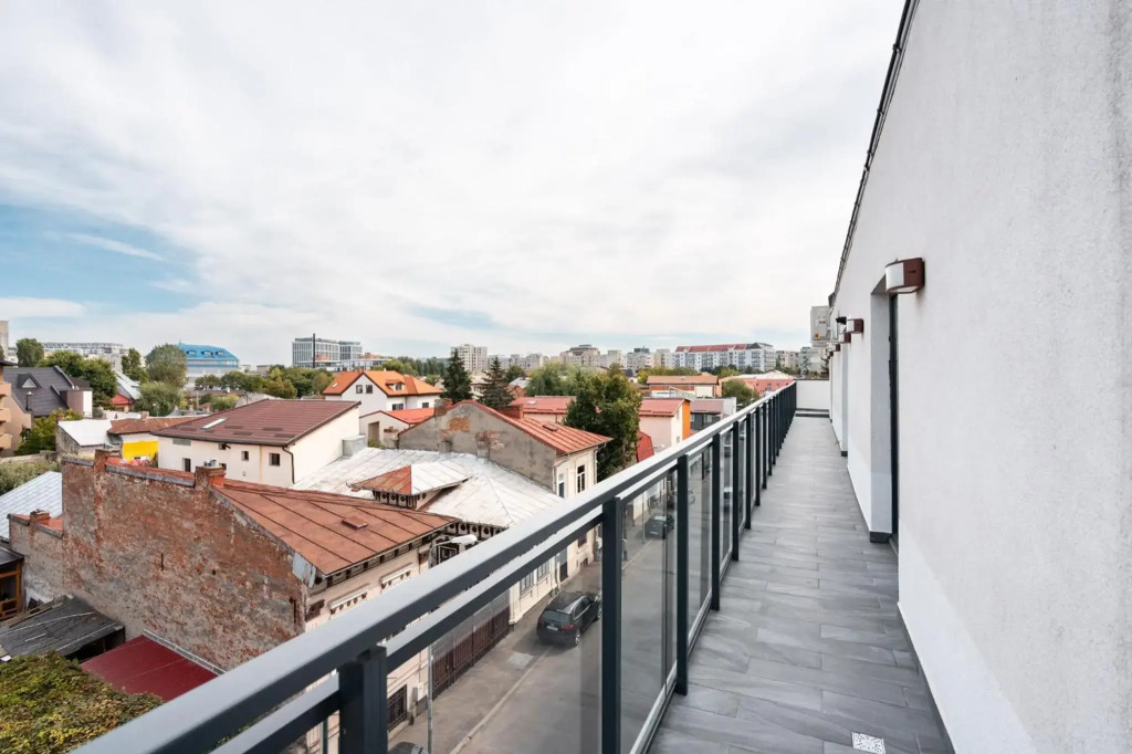 Sunflower- Designer 2R apartment near Piata Unirii with circular terrace