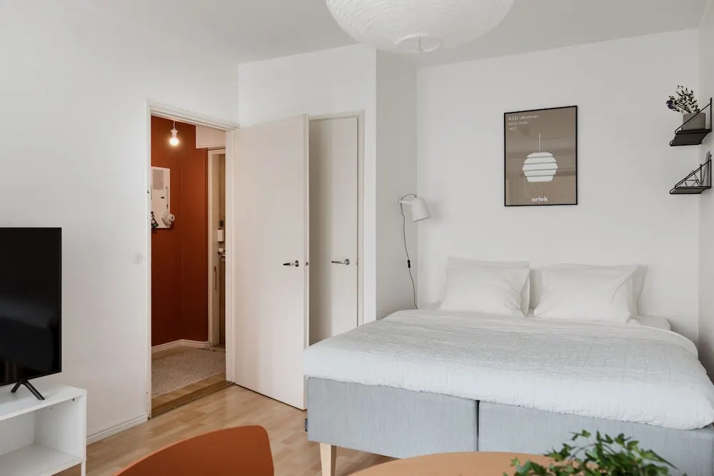 Spacious Design Studio Home With Terrace