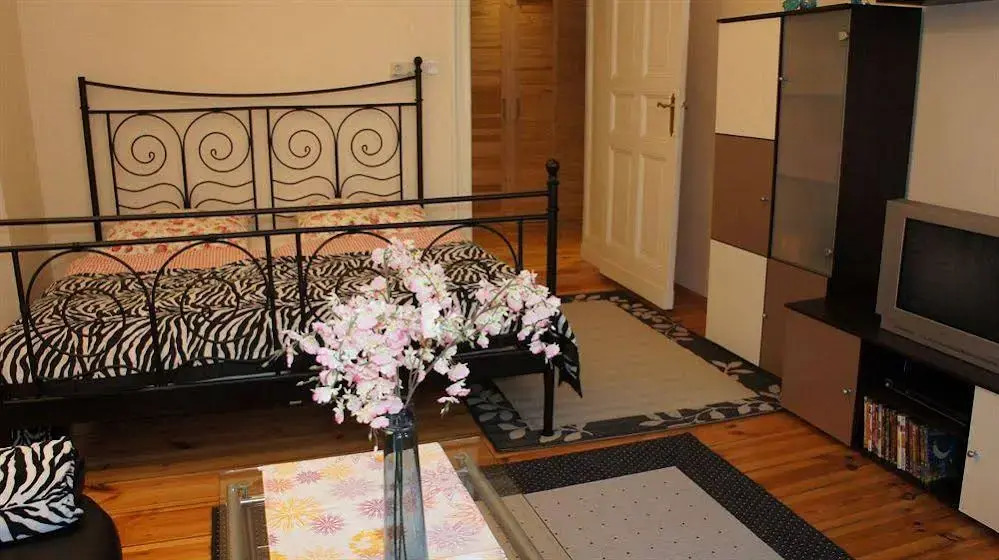 2-room Apartment Emdener Strasse